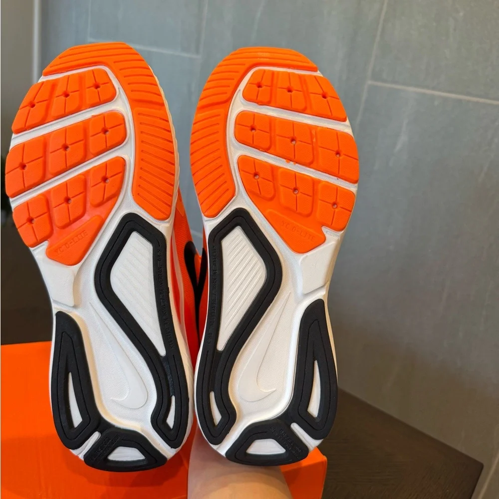 Men’s Nike Structure 26 - Picture 3 of 5